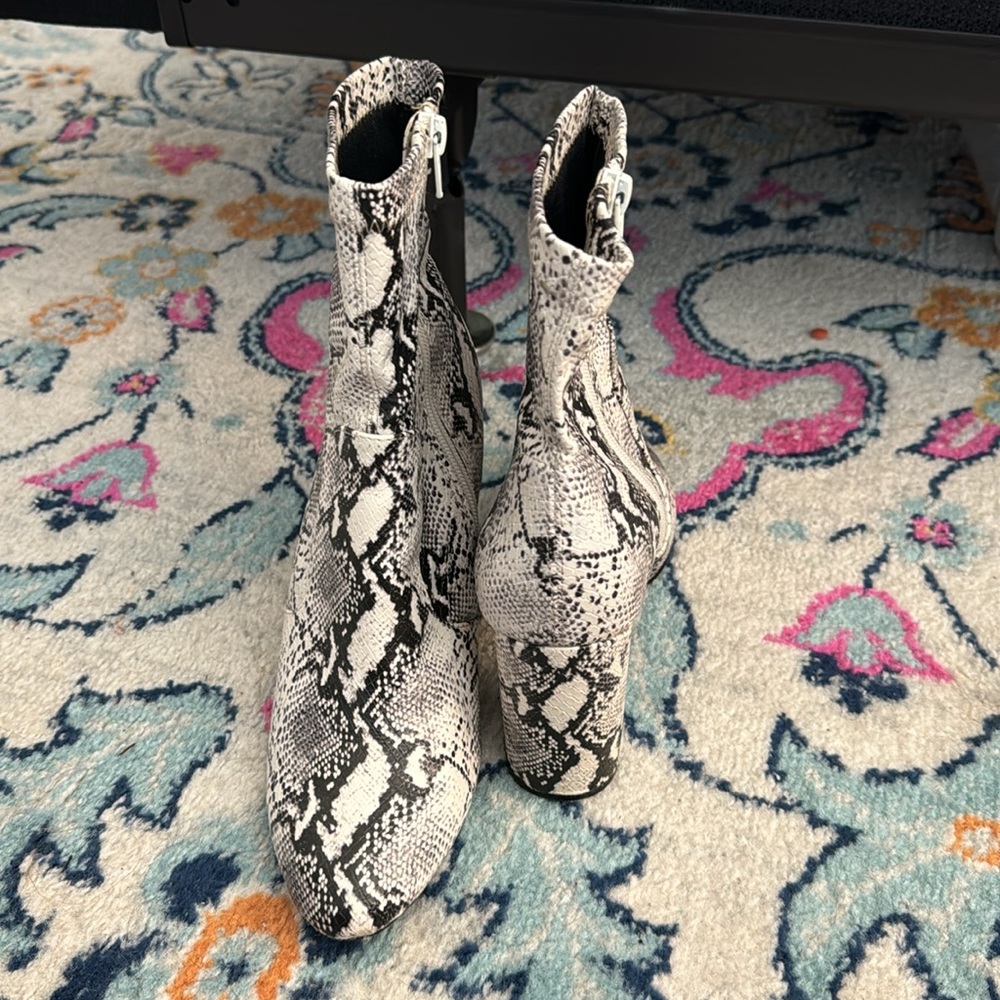 booties - Picture 2 of 2